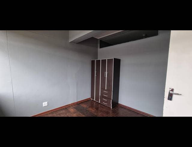 3 BEDROOM FLAT RENTED IN SUNNYSIDE